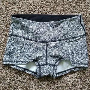 Lululemon boogie shorts size 2
